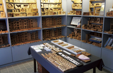 木型のショールームには600種の木型を展示
