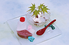 「苺ミルクあんみつ」
制作＝森 信由紀