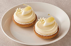 生菓子部門・最優秀賞「Fromage clair」制作＝蓑毛周平氏